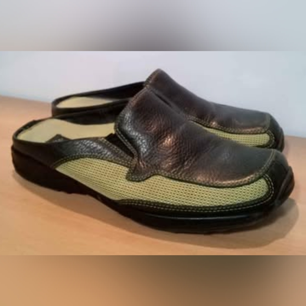 Women's Slip-On Shoes by Bare Traps, Size 8.5, Black Leather & Olive Green